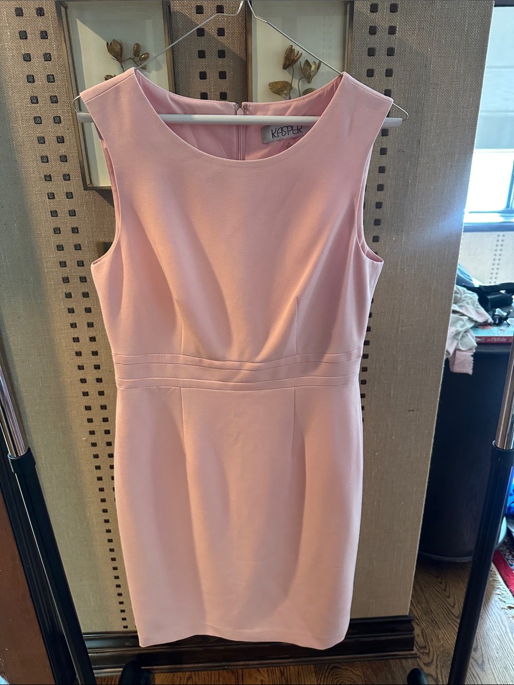 Kasper Light Pink Sleeveless Sheath Dress